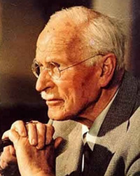 Carl Gustav Jung rivela una sua opinione nel libro  “Su cose che si vedono nel cielo”, giungendo alla conclusione  "E' mia opinione che esista una possibilità che gli UFO siano reali apparizioni materiali, entità di natura sconosciuta, che provengono probabilmente dallo spazio"