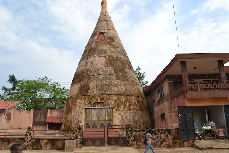 L’Obelisco Zangbéto Kpakliyaou