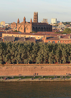 Il centro visto dalla Garonna