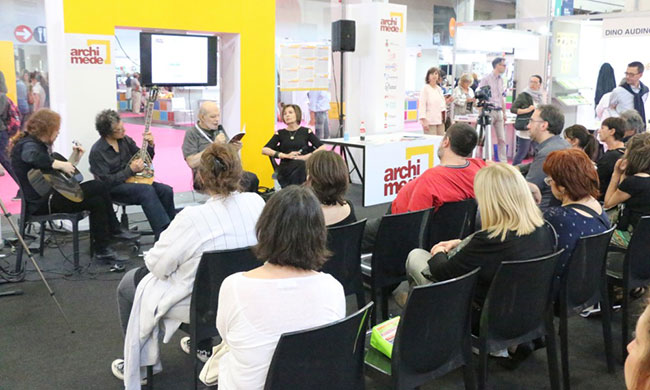 La presentazione del libro al Salone Internazionale del Libro di Torino 2017 presso lo spazio di Radio Archimede. Reading di poesie di Giancarlo Barbadoro presentato da Rosalba Nattero con l’accompagnamento musicale di Luca Colarelli e Andrea Lesmo