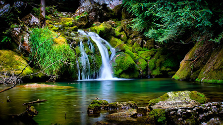  Secondo il mito, l'antico sciamanesimo druidico è nato come un fiume da un’antica sorgente di luce e di conoscenza che oggi viene ricordata nel mito del Graal e in quello di Fetonte 