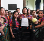  Movimiento de Tejedoras presentando la propuesta para el reconocimiento de la propiedad intelectual colectiva, Febrero 2017. Foto: AFEDES 