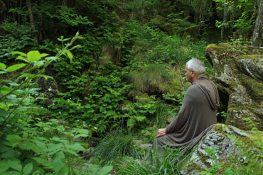  La meditazione come laboratorio di esperienza che può portare al silenzio interiore in cui accedere alla conoscenza del Vuoto e della Causa Prima 