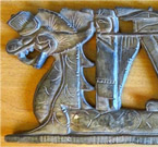  Dalla tradizione asiatica: il vimana indù rappresentato dal drago volante. Si distinguono i tre doni attraverso la ruota forata, il danzatore sciamanico con il tamburo, e l'arpa della Nah-sinnar