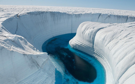 Un canyon di ghiaccio della Groenlandia