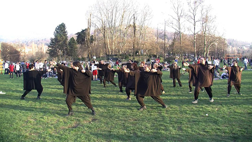 La meditazione dinamica della Kemò-vad al Parco del Valentino di Torino