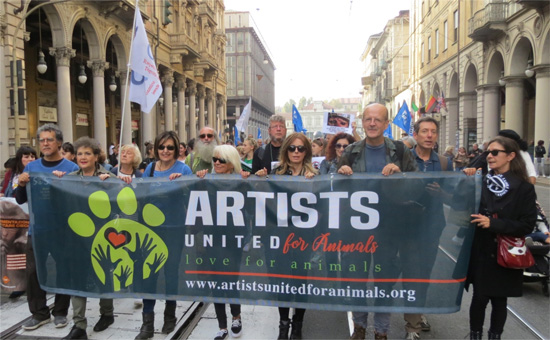 Alcuni  artisti del sodalizio Artists United for Animals presenti al corteo:  Andrea Lesmo, Gabriella Pochini, Rosalba Nattero, Anna Felicita Marzano, Gabriella Crema, Roberto Accornero, Giovanni Del Ponte e Silvia Ruffinello