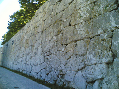 Le mura pelasgiche di Alatri, nel Lazio, presentano straordinarie analogie con le Mura di Rama
