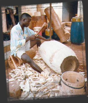 L’atelier della fabbricazione dei Tam-tam