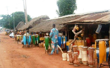  Marché de vente d'instruments de musique traditionnelle