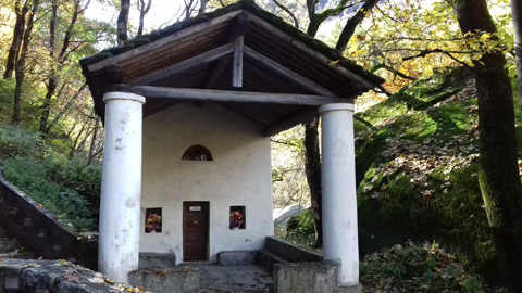 La cappella di San Giuseppe, ai piedi della scala