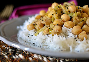  Riso basmati con ananas ceci e pinoli 