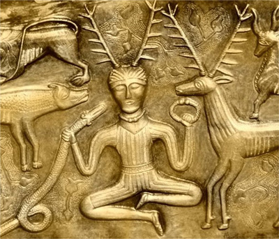 Il dio celtico Cernunnus in meditazione rappresentato nel Calderone di Gundestrup, datato III secolo a.C.
