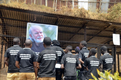 L’associazione Sauvons Nos Animaux della Repubblica Democratica del Congo ha organizzato una cerimonia per Giancarlo Barbadoro, fondatore del rifugio, in concomitanza di quella italiana