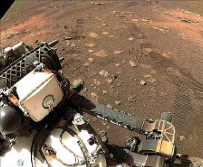 I segni lasciati dalle ruote sul suolo marziano del rover Perseverance che ha toccato il pianeta Image: Nasa/JplCaltech
