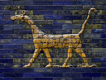 Mushussu, drago babilonese, raffigurato sulla splendida porta di Ishtar