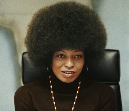 Angela Davis, attivista del movimento afroamericano statunitense, vegana e sensibile alla questione animale