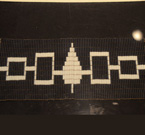 Un Wampum rappresentante la Gayanashagowa. I Wampum sono cinture di conchiglie tradizionali e rappresentano un vero e proprio linguaggio simbolico