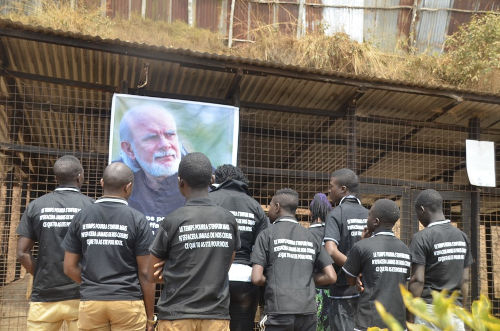 La commemorazione del primo anniversario della scomparsa di Giancarlo Barbadoro presso il rifugio Sauvons Nos Animaux della Repubblica Democratica del Congo di cui è stato promotore