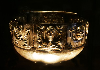 The Cauldron of Gundestrup, preserved in the National Museum of Copenhagen, testifies to the union of the Celtic tribes of the Black Sea united in a federation