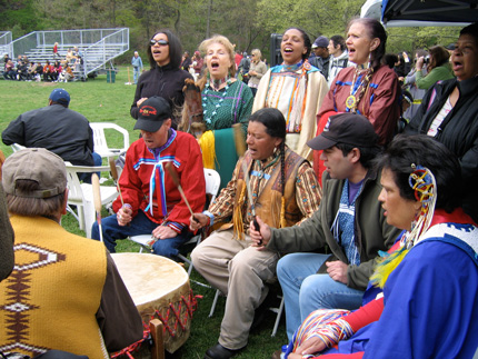 Pow wow, celebrazione inter-tribale di Nativi americani a New York