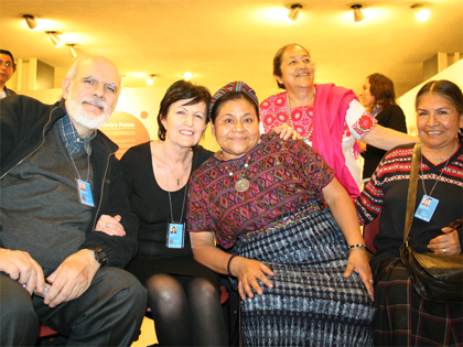 Giancarlo Barbadoro and Rosalba Nattero with the Nobel Prize Rigoberta Menchù at the United Nations in New York