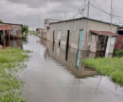 Débordement du fleuve Ouémé dans un quartier de la ville de Cotonou
