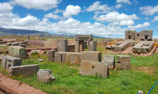 Veduta parziale dell’area del sito megalitico di Puma Punku, in Bolivia