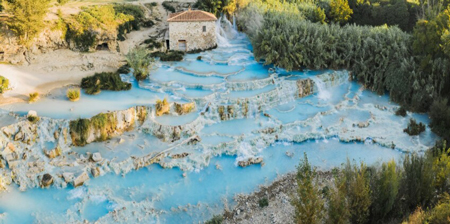 Le Cascate del Mulino alle Terme di Saturnia frazione del comune di Manciano in provincia di Grosseto