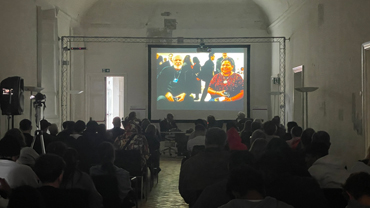 Giancarlo Barbadoro insieme al Premio Nobel Rigoberta Menchú all'ONU di New York, nel filmato sul lavoro della Ecospirituality Foundation in difesa dei Popoli Nativi